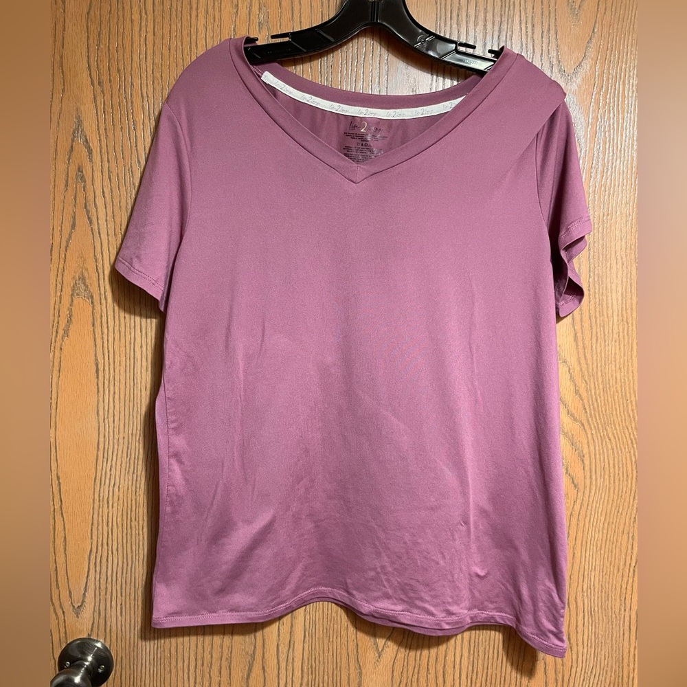 EUC Live 2 Lounge Elegant V-Neck Mauve Tee